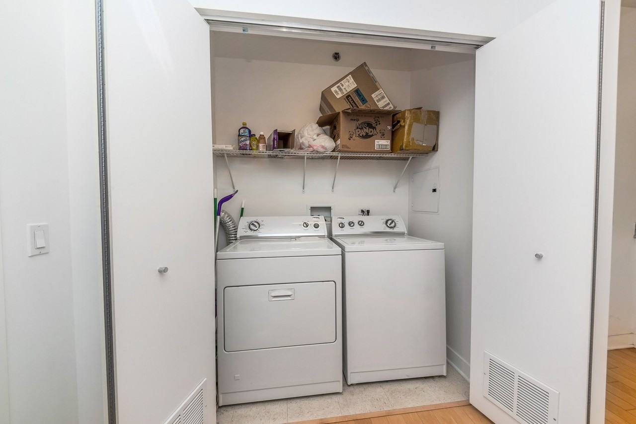 8 E Randolph St #2107 - Photo 7 of 14