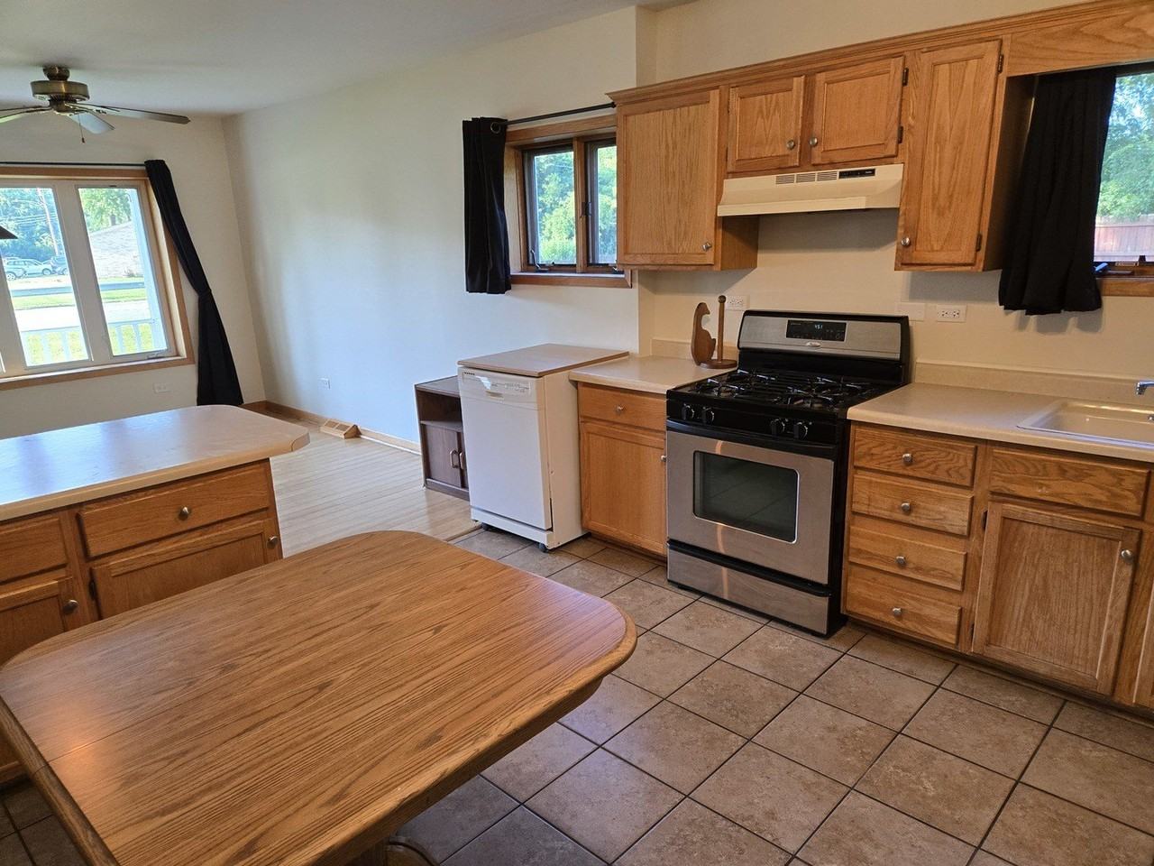 3902 Claire Blvd - Photo 5 of 17