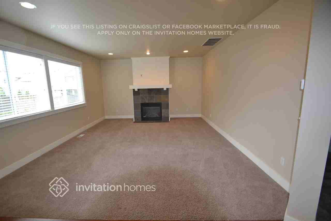14521 80th Ave E - Photo 2 of 12