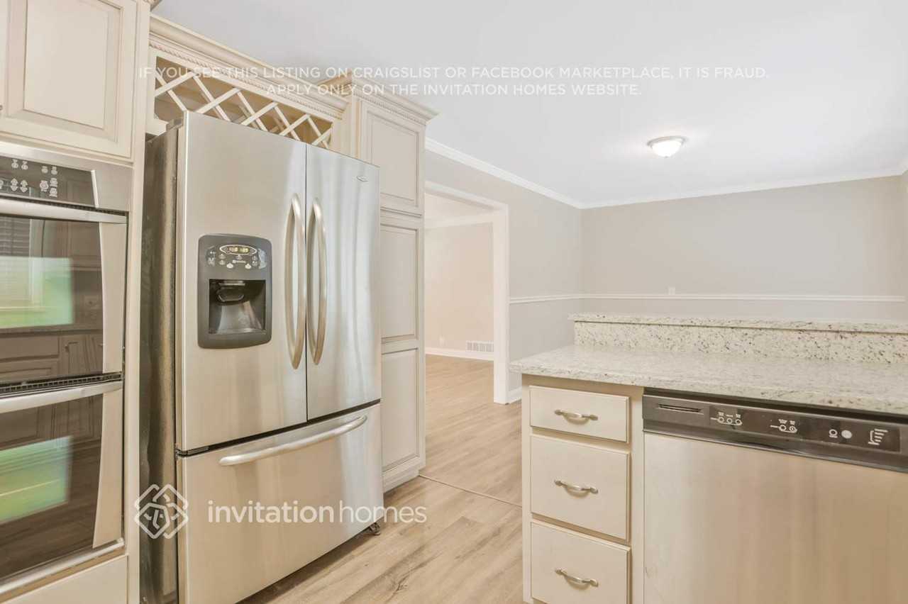 7216 Pinecrest Dr - Photo 6 of 22