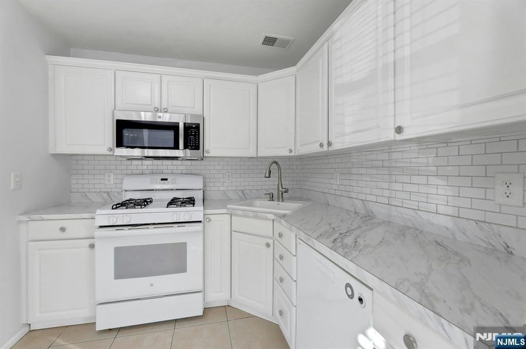 2198 Kent Ct - Photo 6 of 29