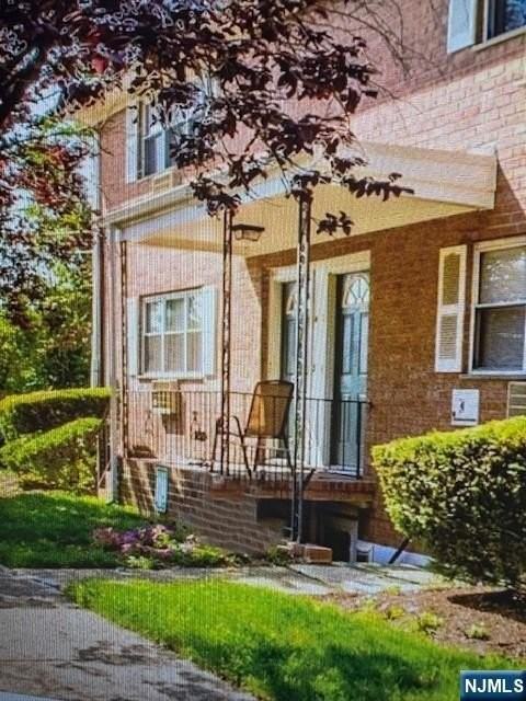 9 Victor St #24