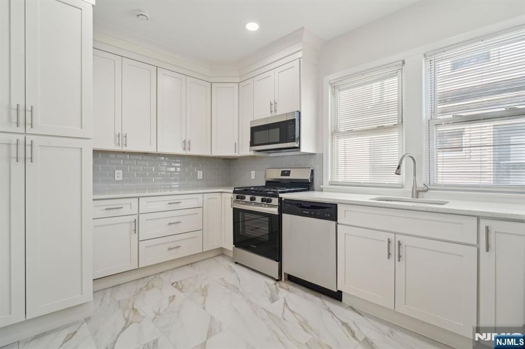 403 Abington Ave #2 - Photo 6 of 21