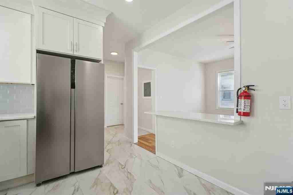 403 Abington Ave #2 - Photo 7 of 21