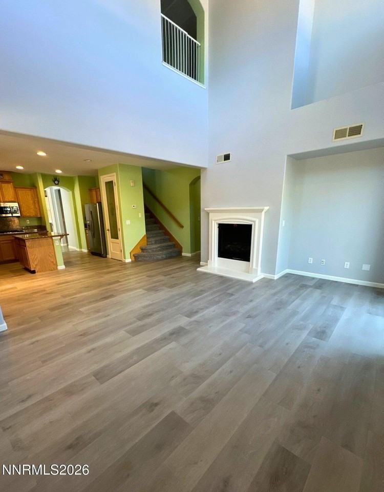 7255 Fox Wood Ln - Photo 4 of 20