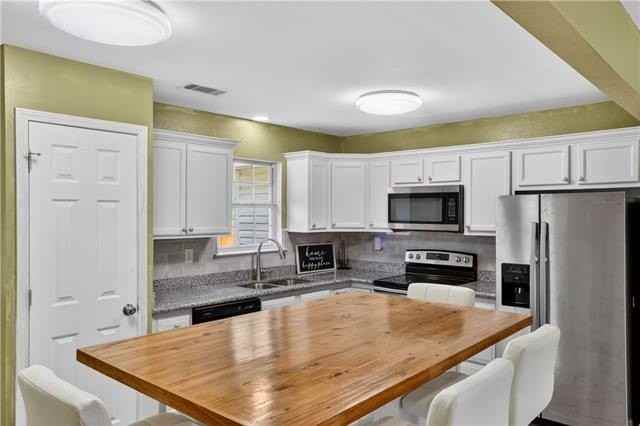 1014 Webb St - Photo 7 of 25