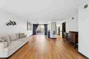 featured image of 410 W 7th St #244