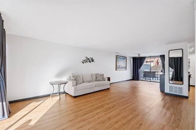 410 W 7th St #244 - Photo 6 of 33