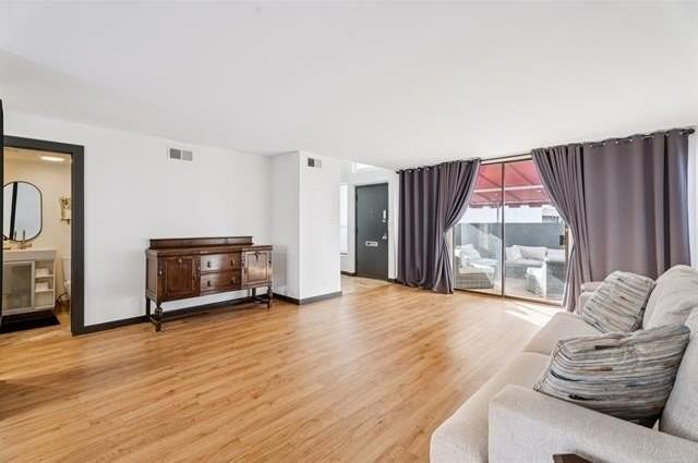 410 W 7th St #244 - Photo 7 of 33