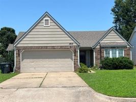 featured image of 8815 E 93rd St