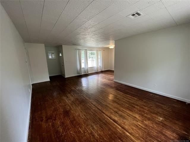 1007 E 49th St - Photo 5 of 14