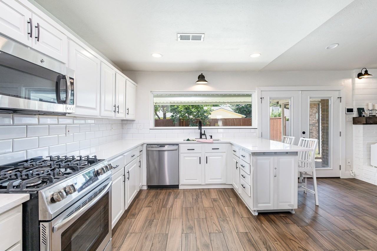 1616 Montana Trl - Photo 2 of 36