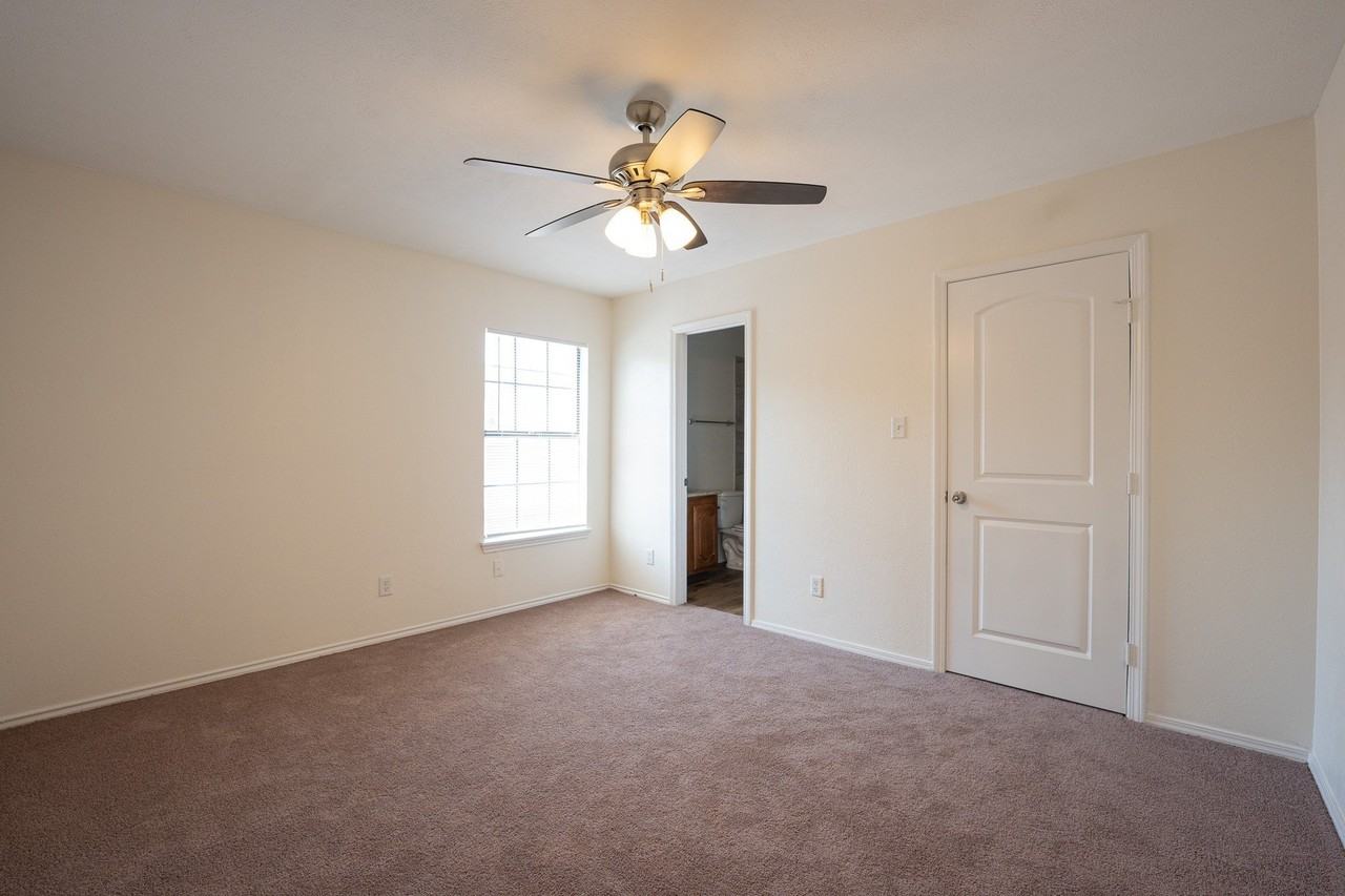 1513 Liberty Ln - Photo 7 of 12