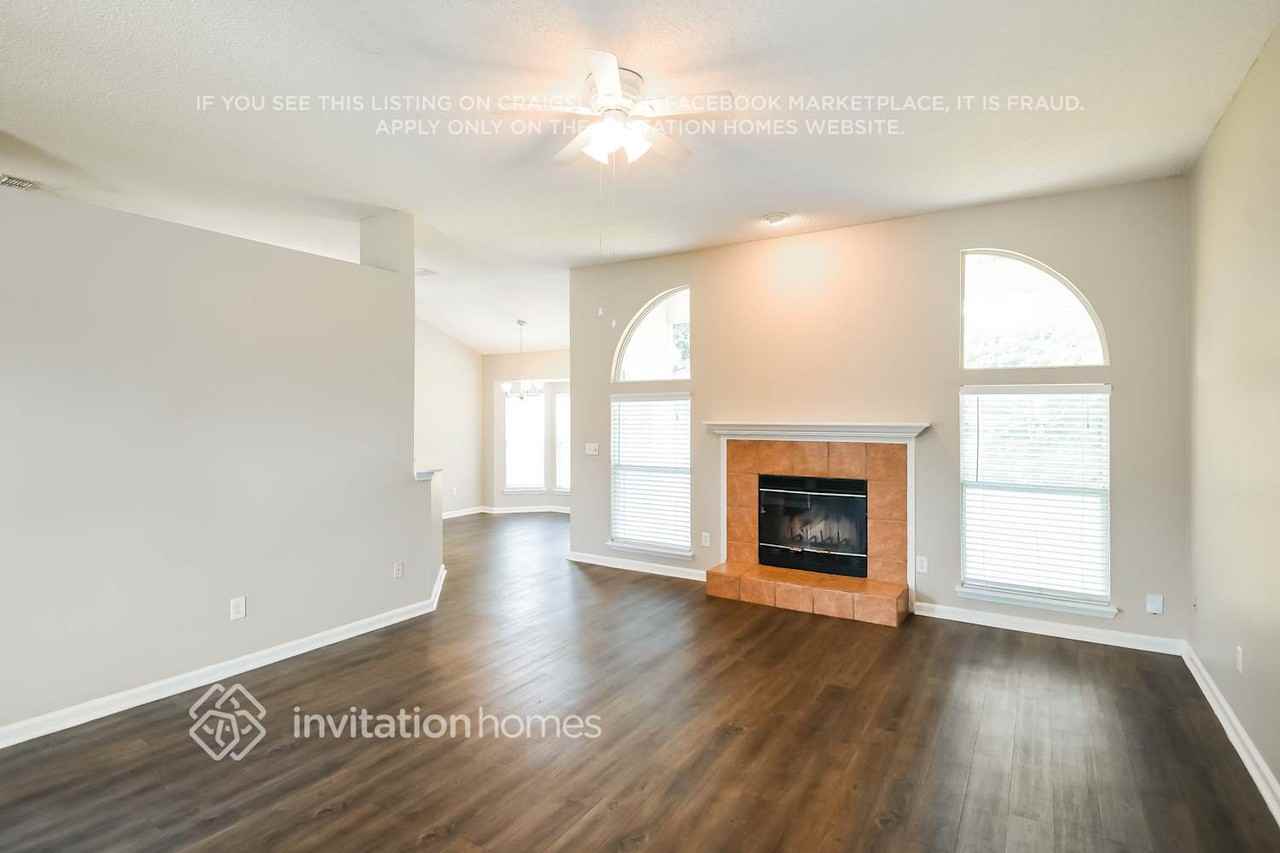 12243 Mantle Dr - Photo 3 of 17