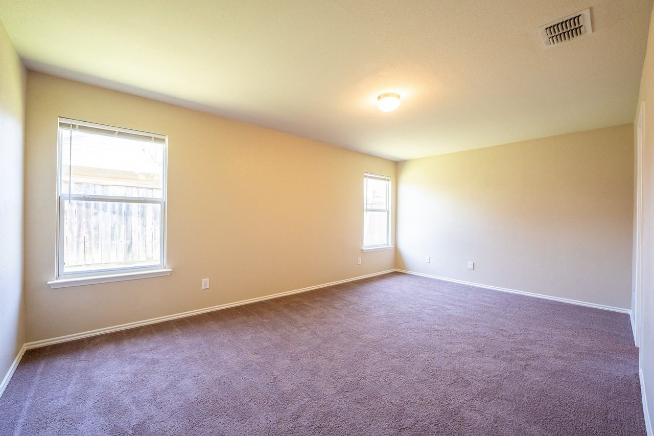 4642 Elm Point Dr - Photo 7 of 11