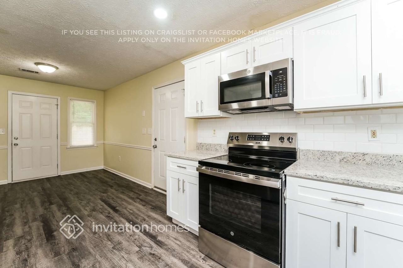4793 Cedar Lake Dr Se - Photo 7 of 17