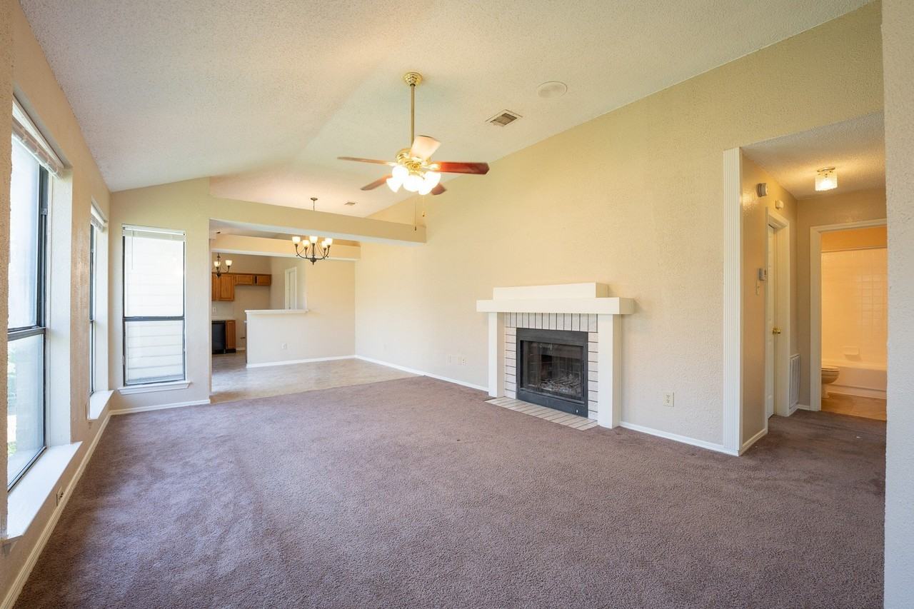 428 Antietam Ct - Photo 2 of 10