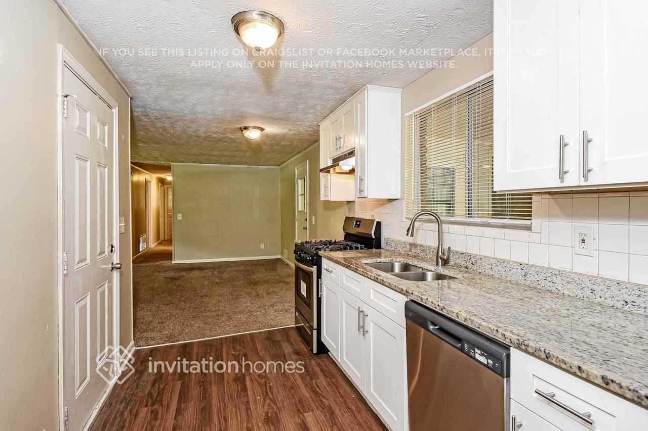 4021 Nations Dr - Photo 5 of 17
