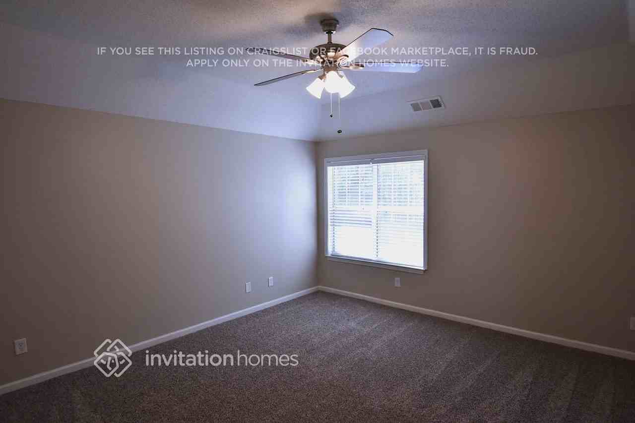 4185 Soaring Dr - Photo 6 of 12