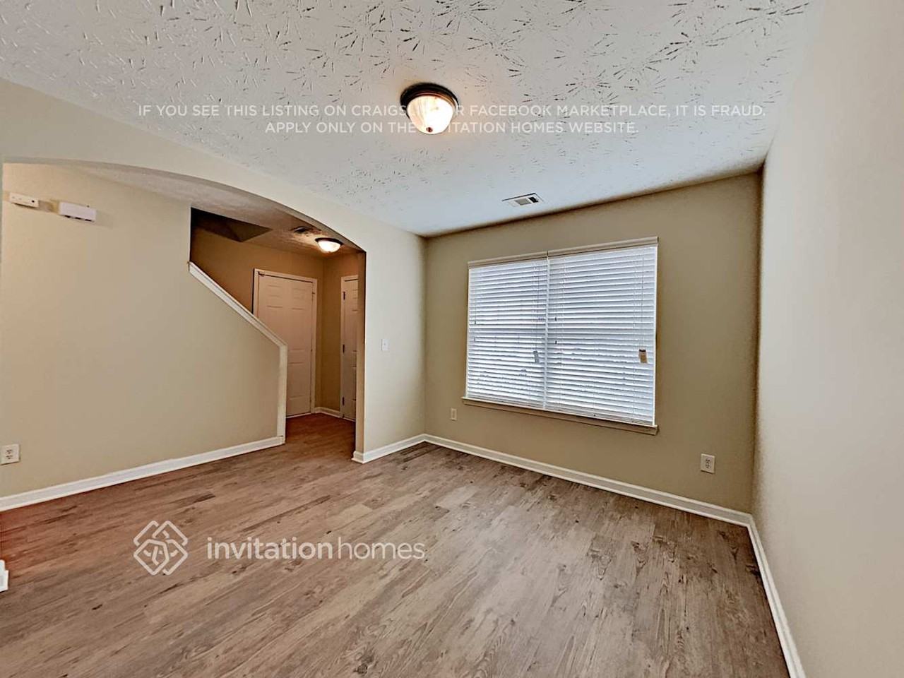 9481 Lakeview Rd - Photo 4 of 17