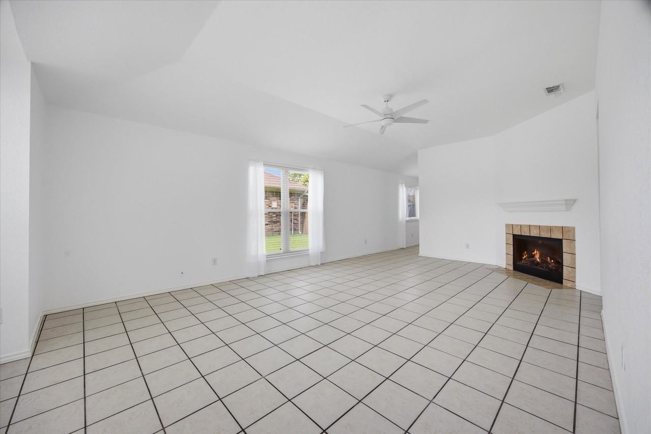 2311 Jamie Dr - Photo 3 of 19