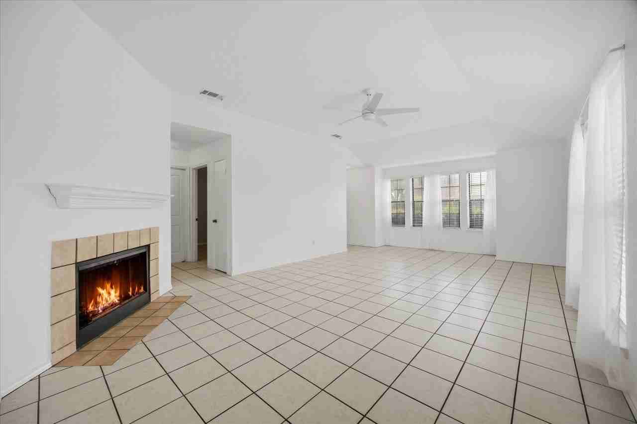 2311 Jamie Dr - Photo 4 of 19