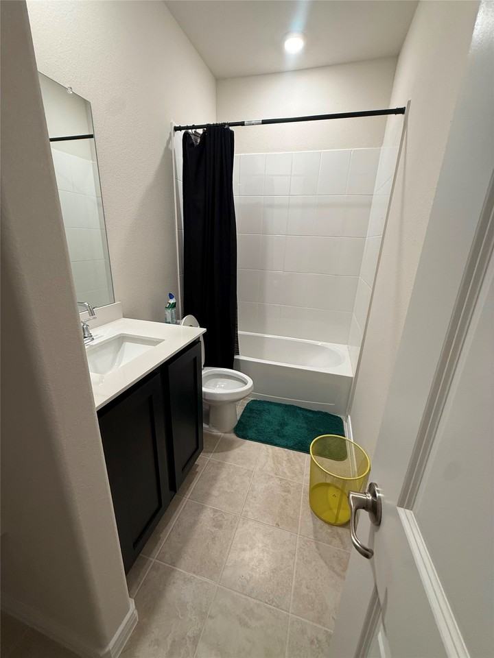 2140 Katharine St - Photo 7 of 15