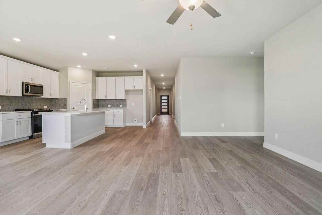 1934 Furlong Dr - Photo 2 of 15