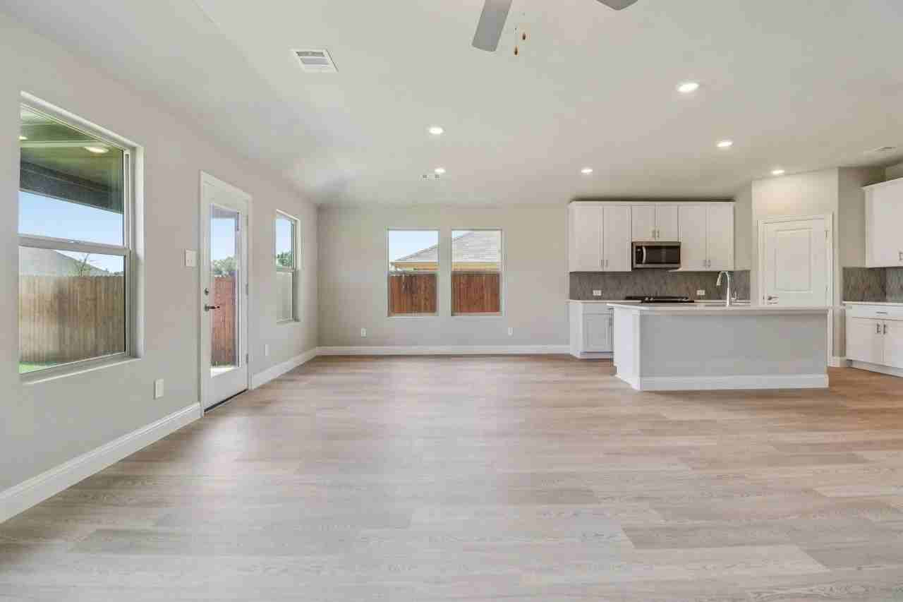 1934 Furlong Dr - Photo 3 of 15