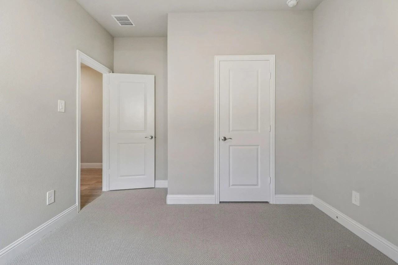 1934 Furlong Dr - Photo 7 of 15