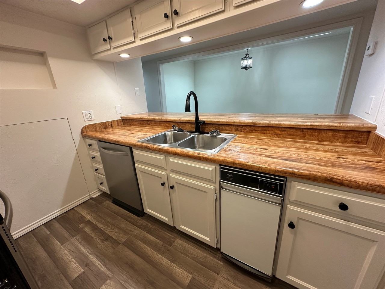 3231 Elizabeth St - Photo 6 of 22