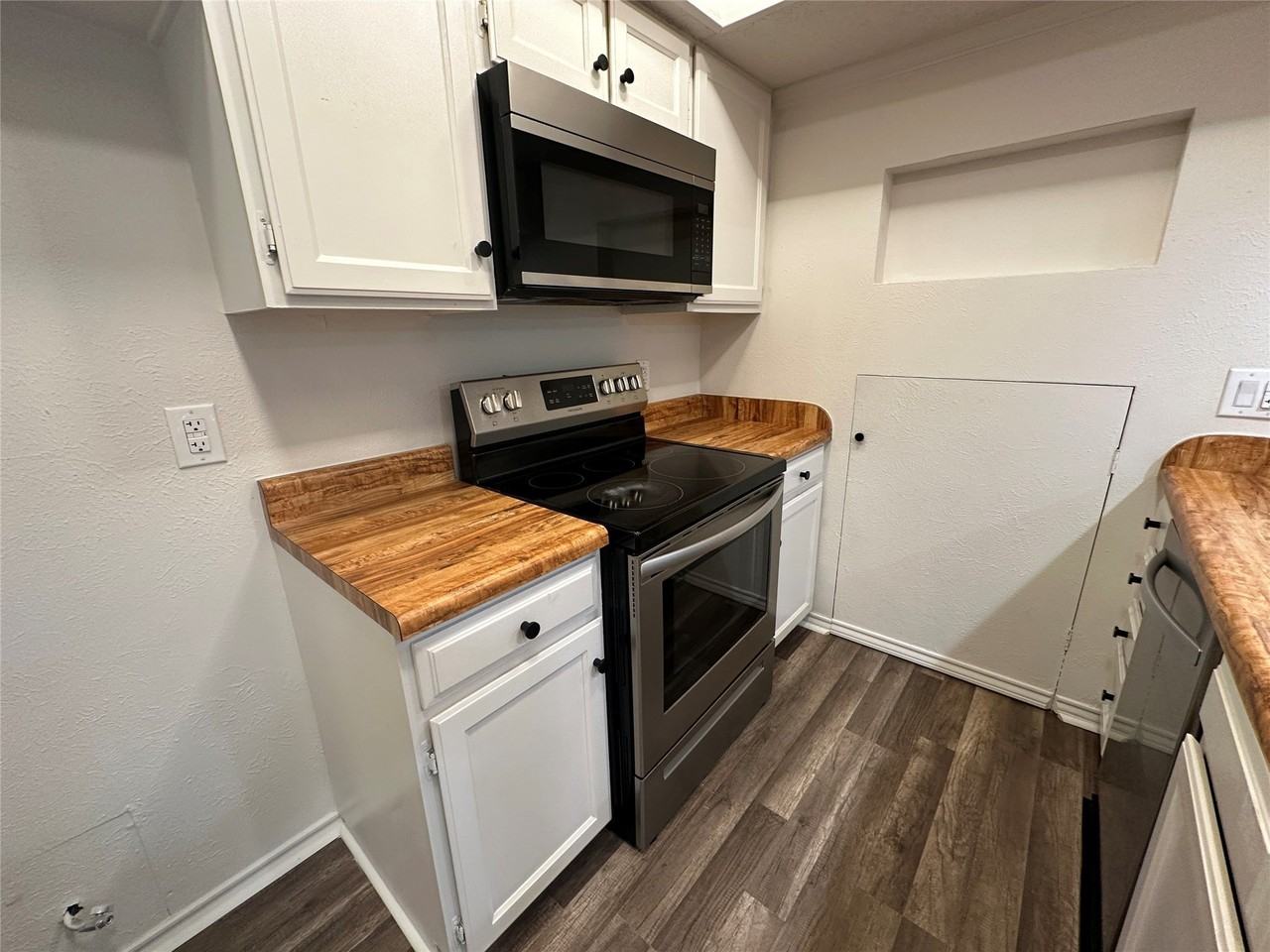 3231 Elizabeth St - Photo 7 of 22