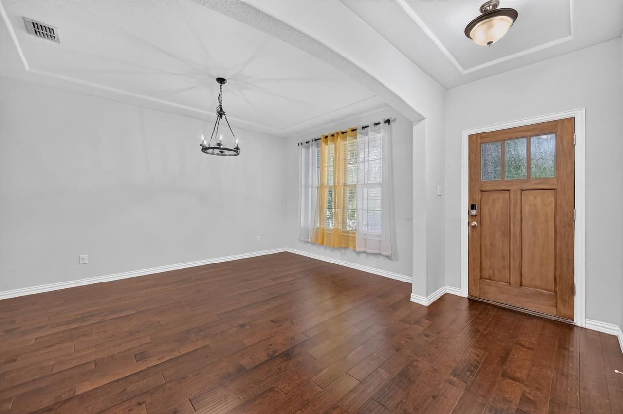 1909 Drover Creek Rd - Photo 2 of 36