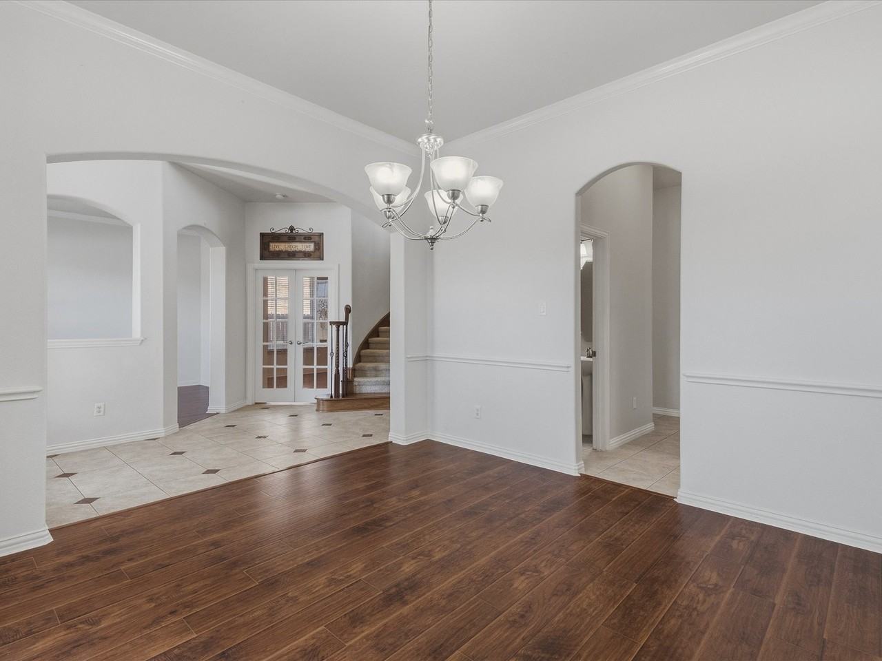 221 Westminister Ave - Photo 6 of 40