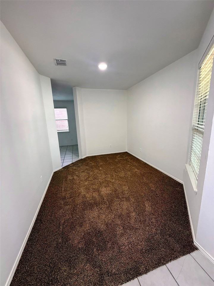9736 Indian Canyon Dr - Photo 3 of 20