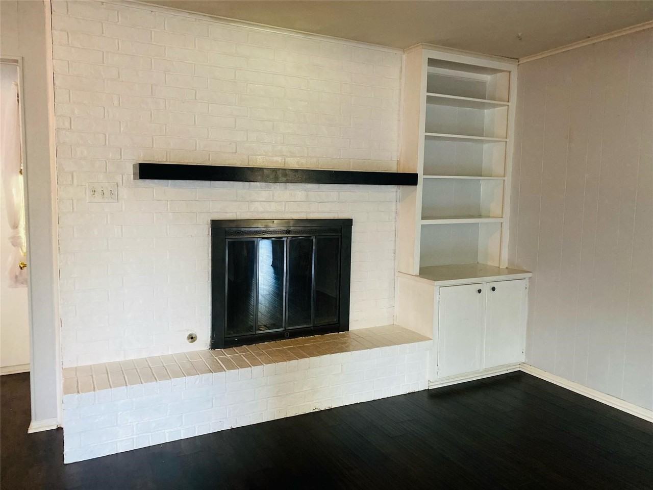 718 Crescent St - Photo 4 of 11