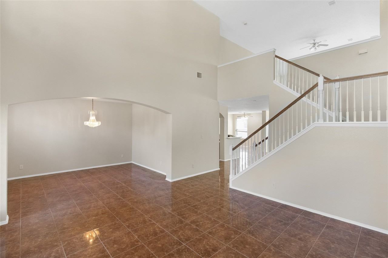2 Watergrove Ct - Photo 4 of 26