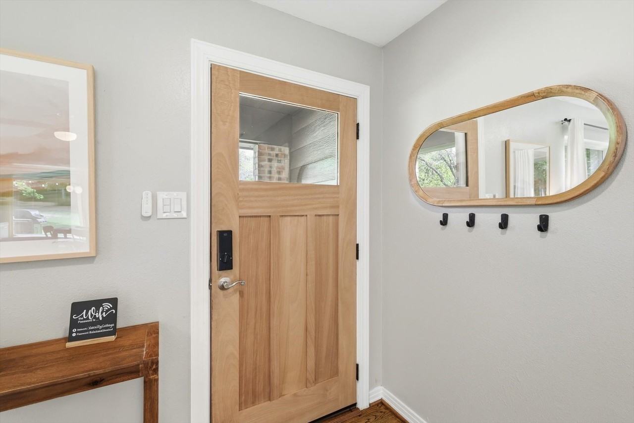 215 Varsity Cir - Photo 4 of 26