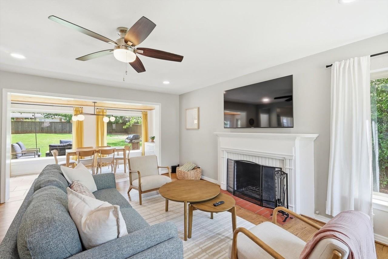 215 Varsity Cir - Photo 6 of 26
