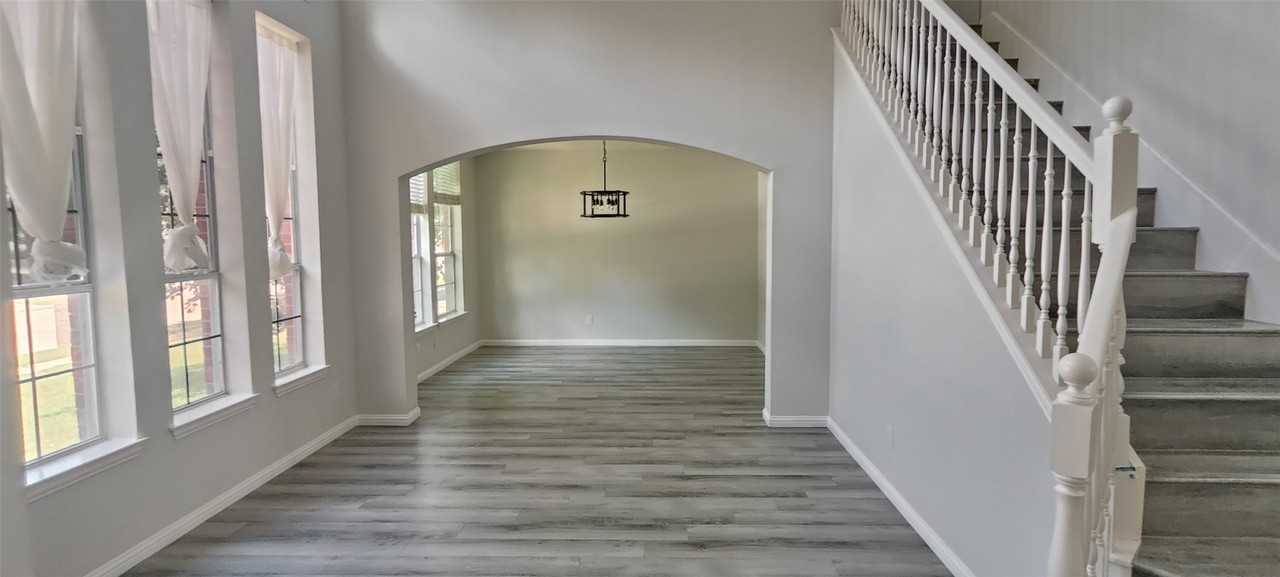 1412 Brenda Ln - Photo 6 of 39