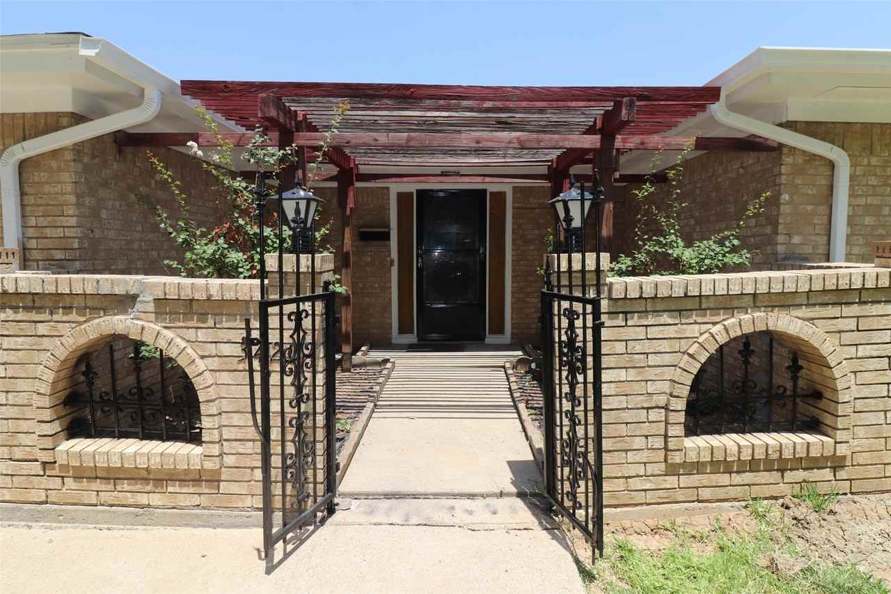 3420 Willowcrest Dr - Photo 3 of 26