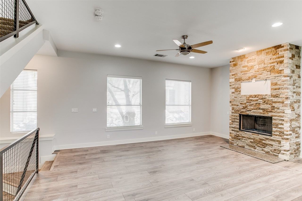 3824 Brown St #B - Photo 2 of 23