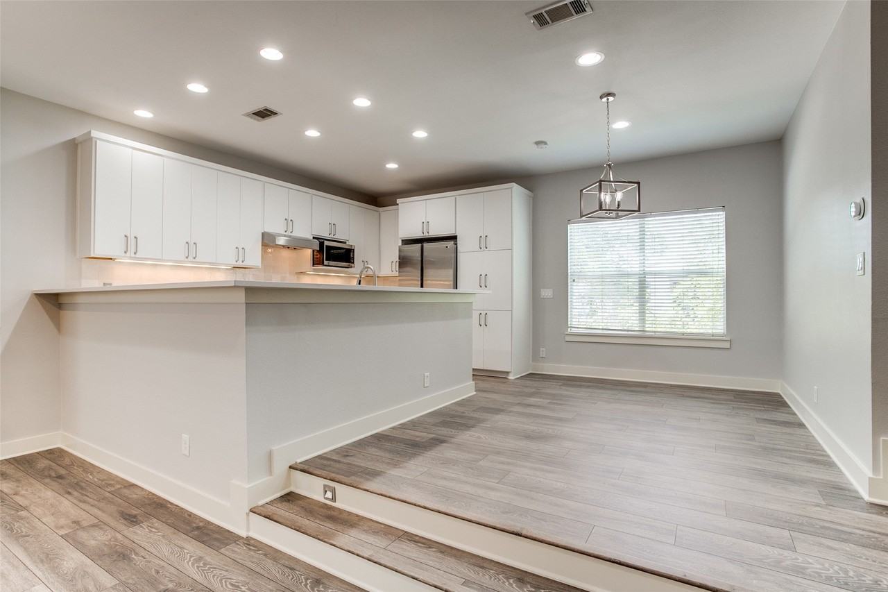 3824 Brown St #B - Photo 4 of 23