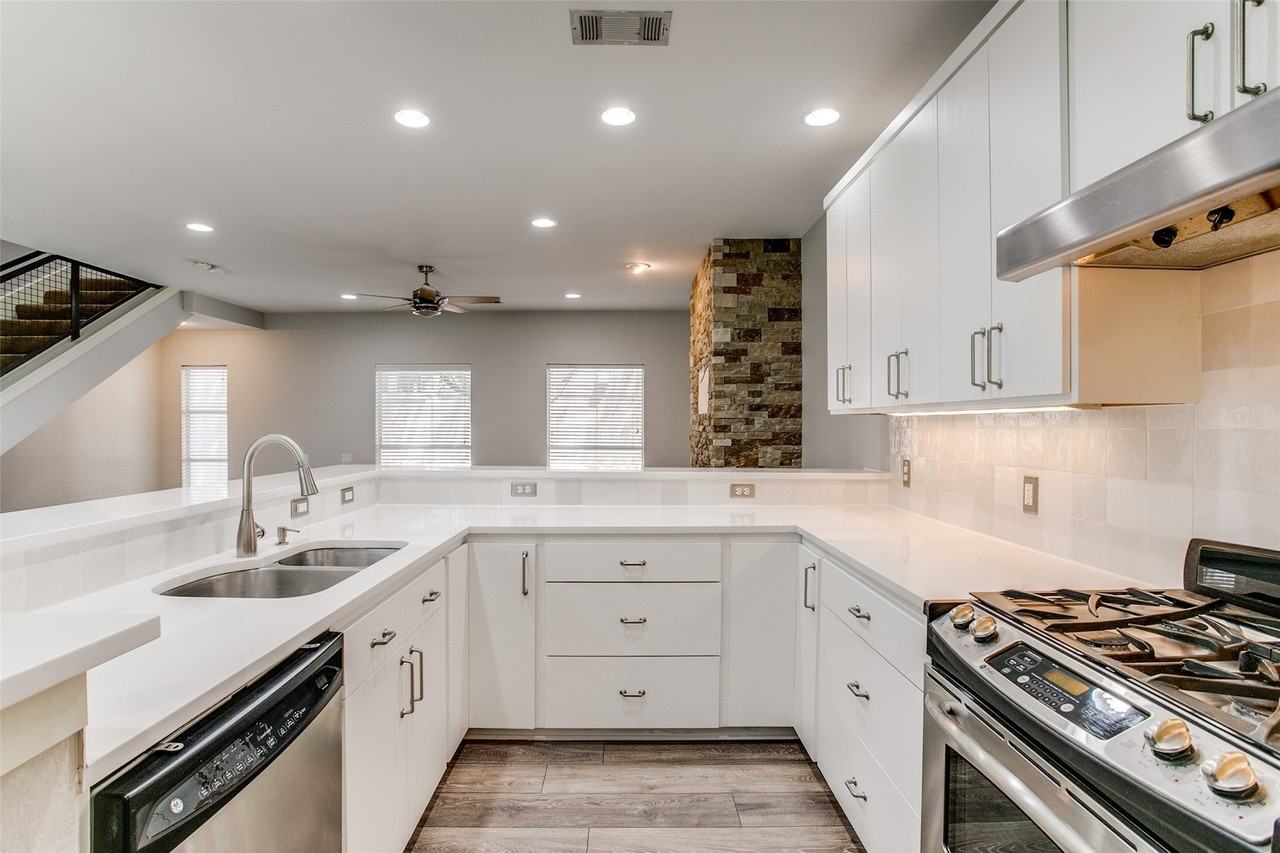 3824 Brown St #B - Photo 7 of 23