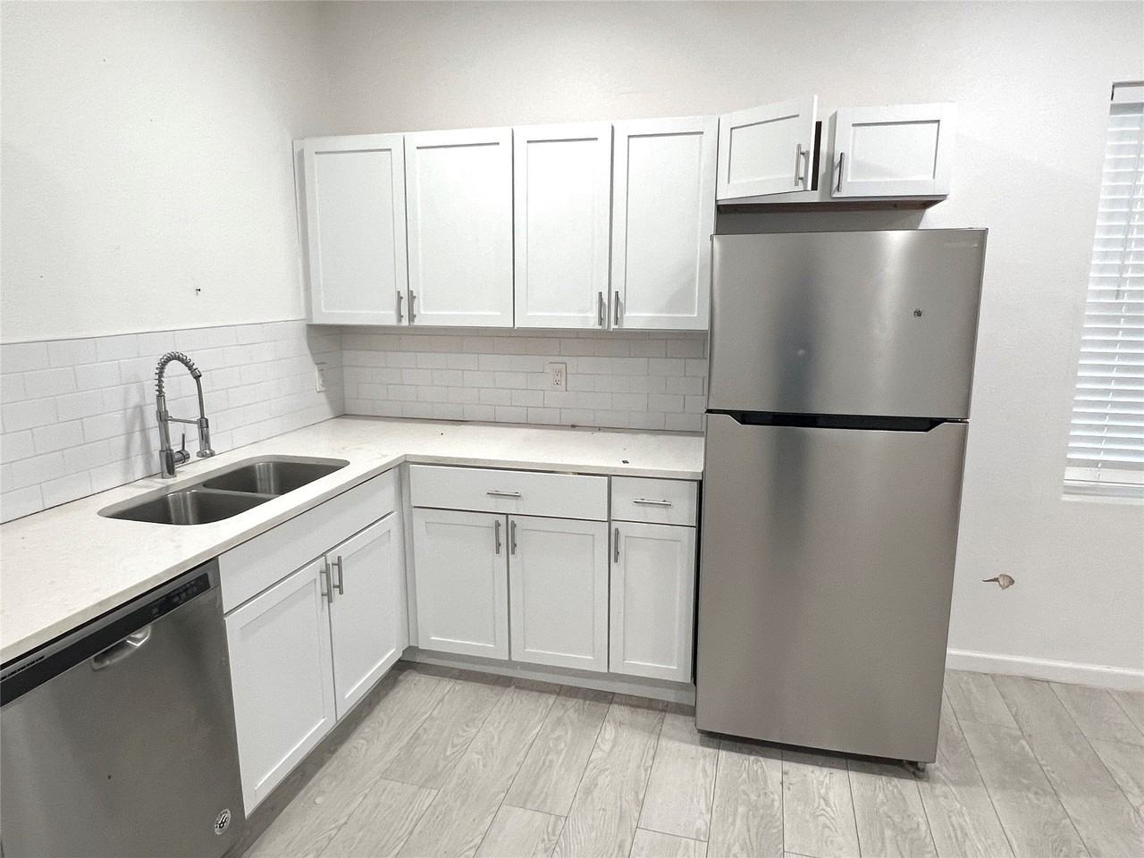 410 S Vaden St #B - Photo 5 of 9