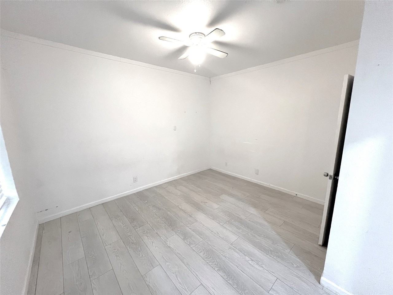 410 S Vaden St #B - Photo 7 of 9