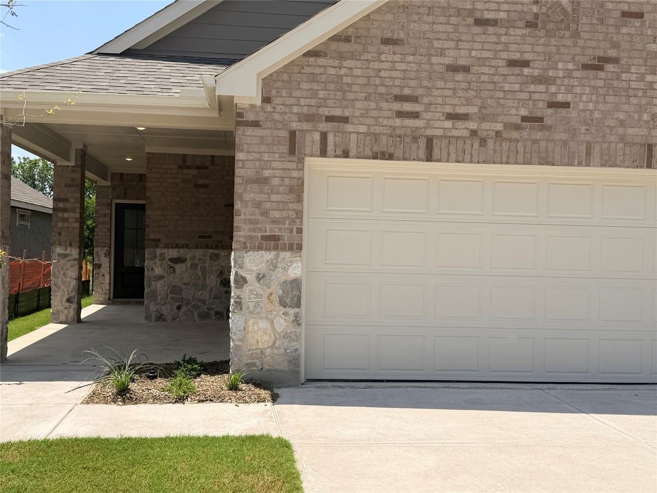 6212 Chickney Dr - Photo 2 of 29
