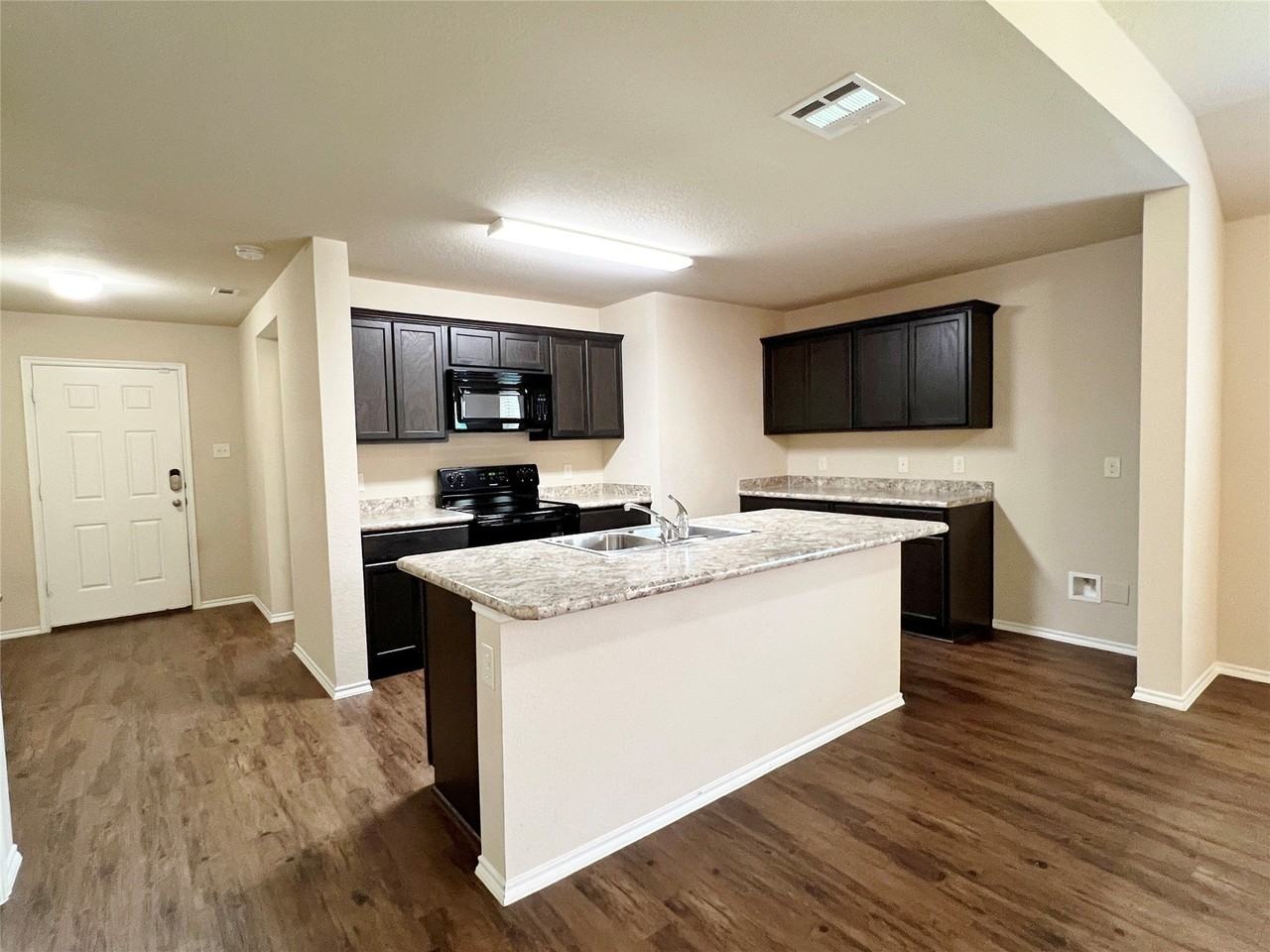 222 Thoroughbred St - Photo 2 of 13