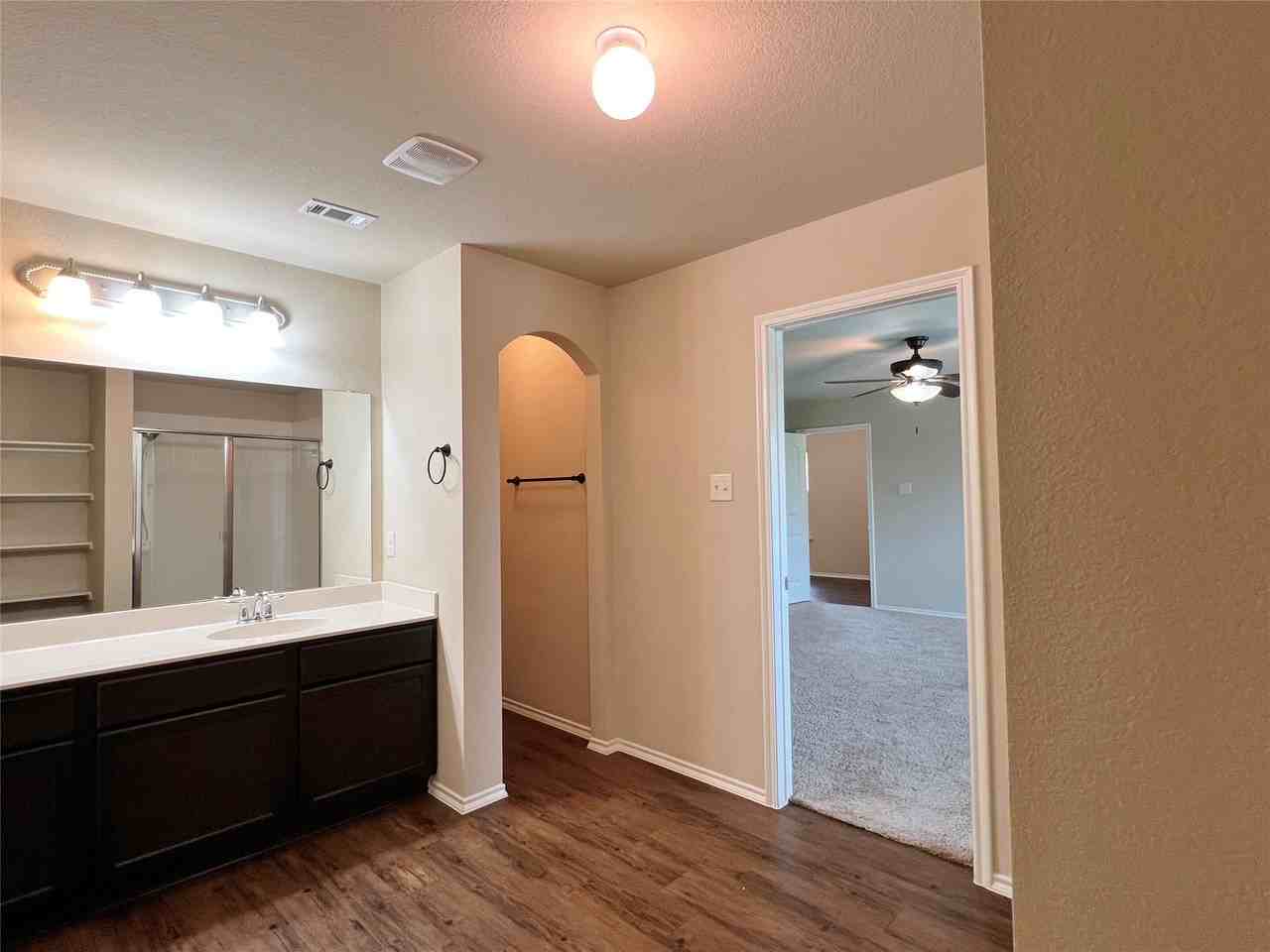 222 Thoroughbred St - Photo 5 of 13