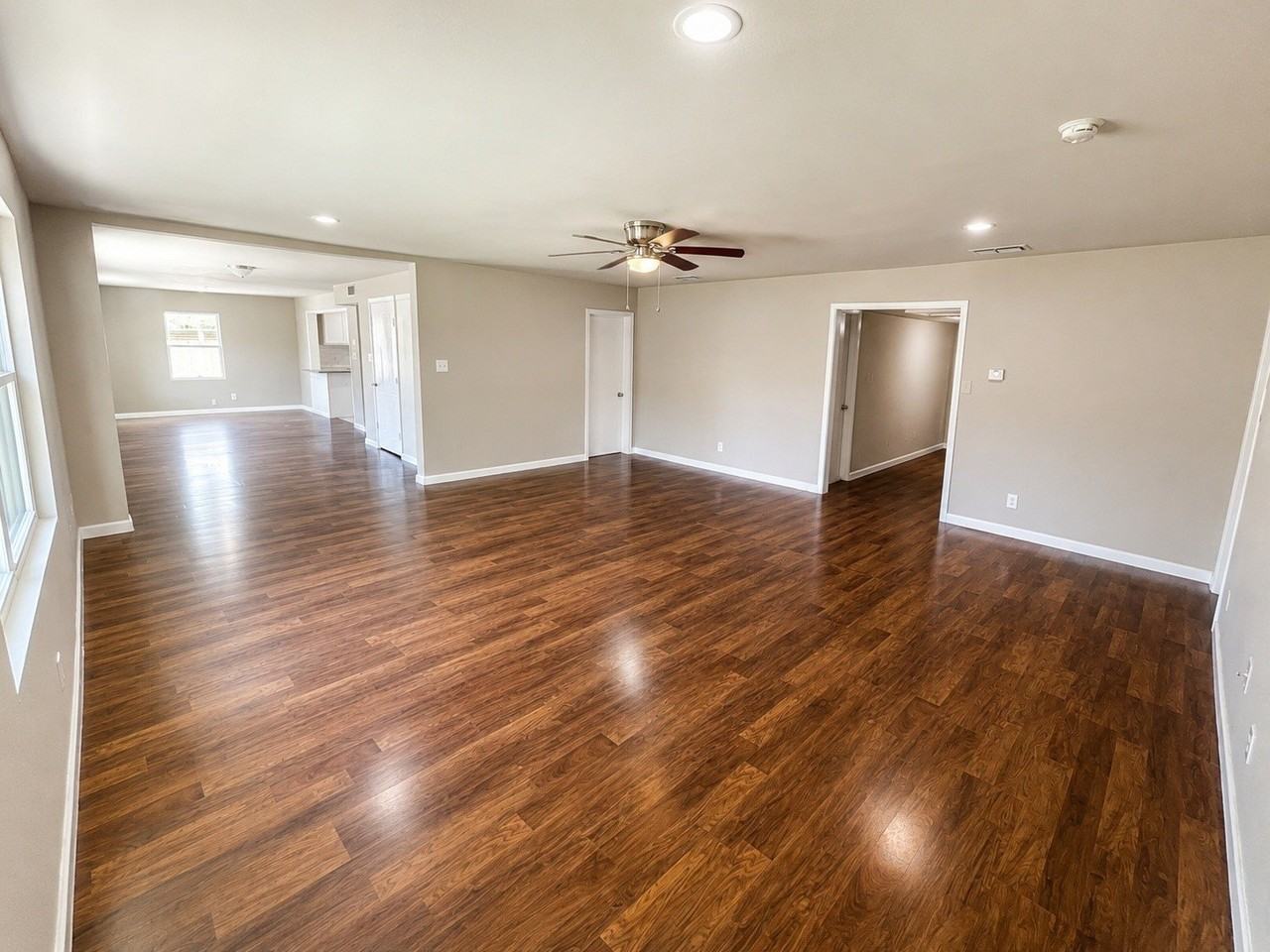 409 Jefferson Ave - Photo 3 of 16